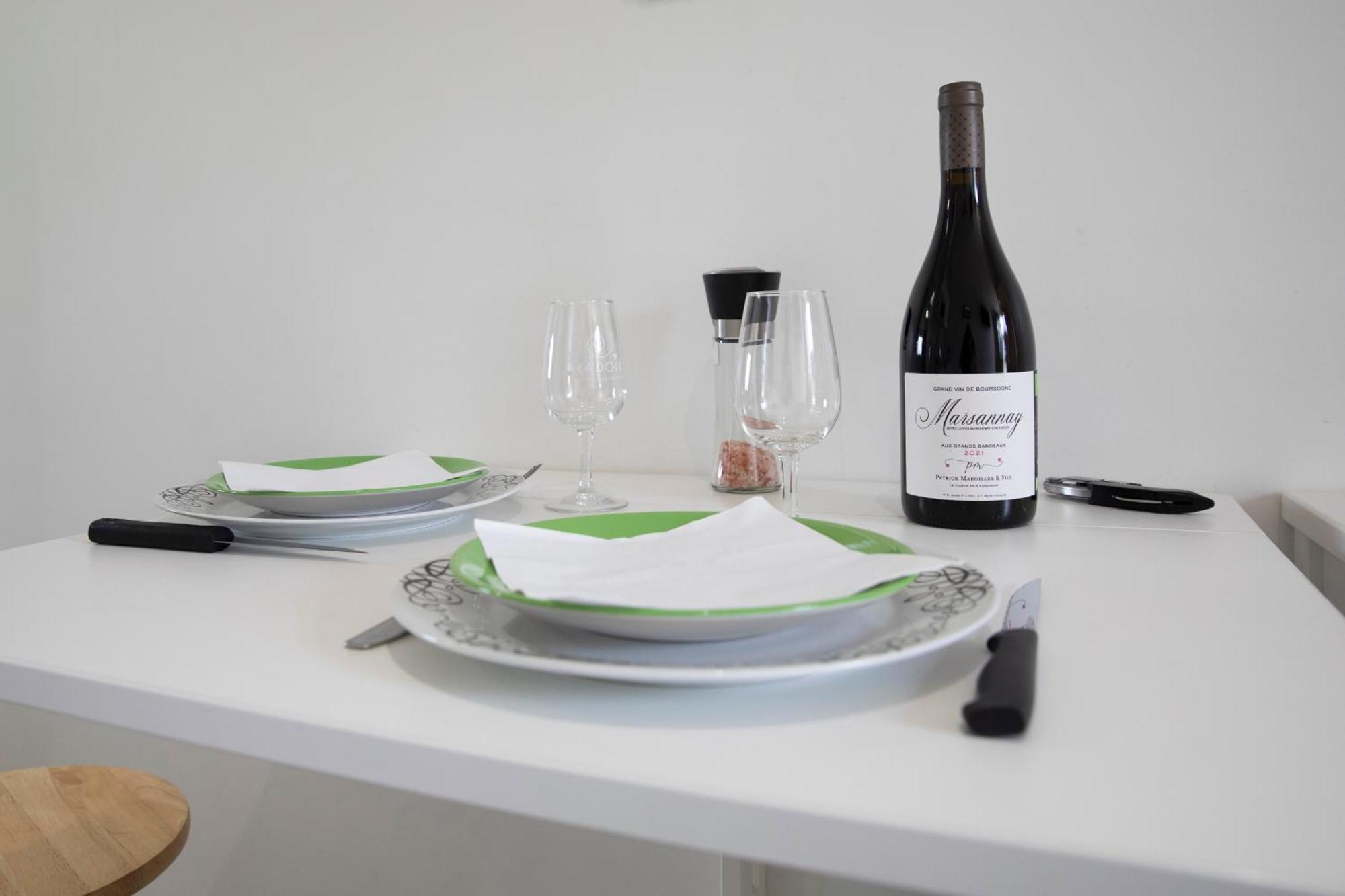 Gevrey Wine Hote Exterior photo
